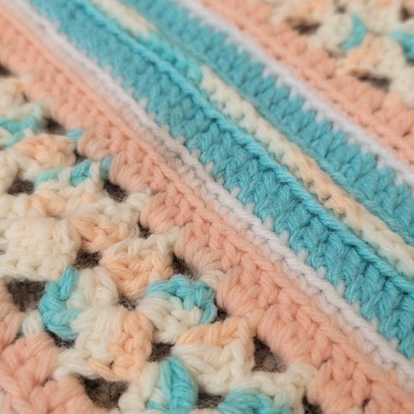 Vintage Handmade Crochet Striped Scalloped Throw Blanket Afghan Peach Aqua Cream - Picture 5 of 6
